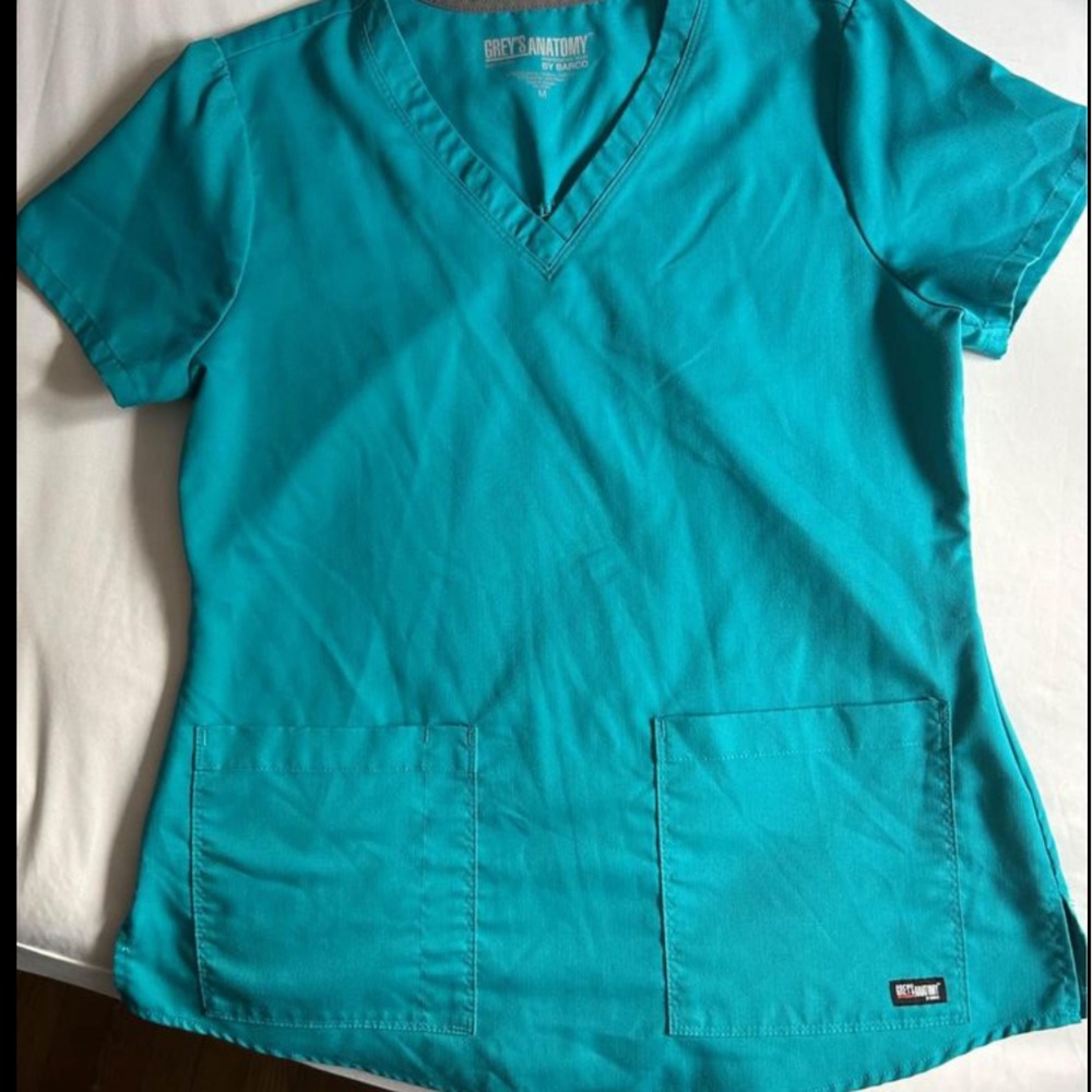 Grey’s Anatomy scrubs set medium top, xs pants